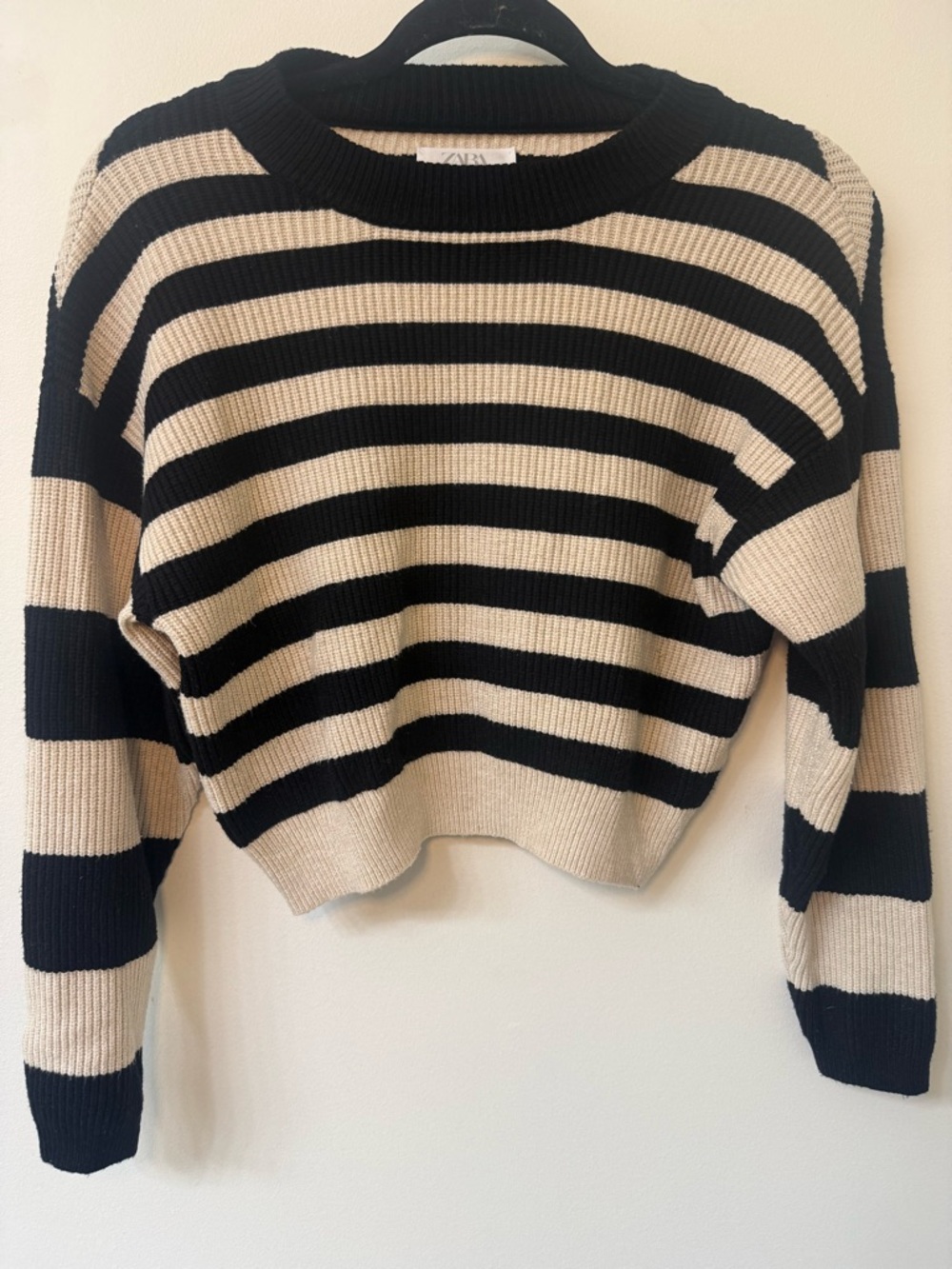 Zara kids Striped Black and Cream Crewneck Sweater Size 11-12 years